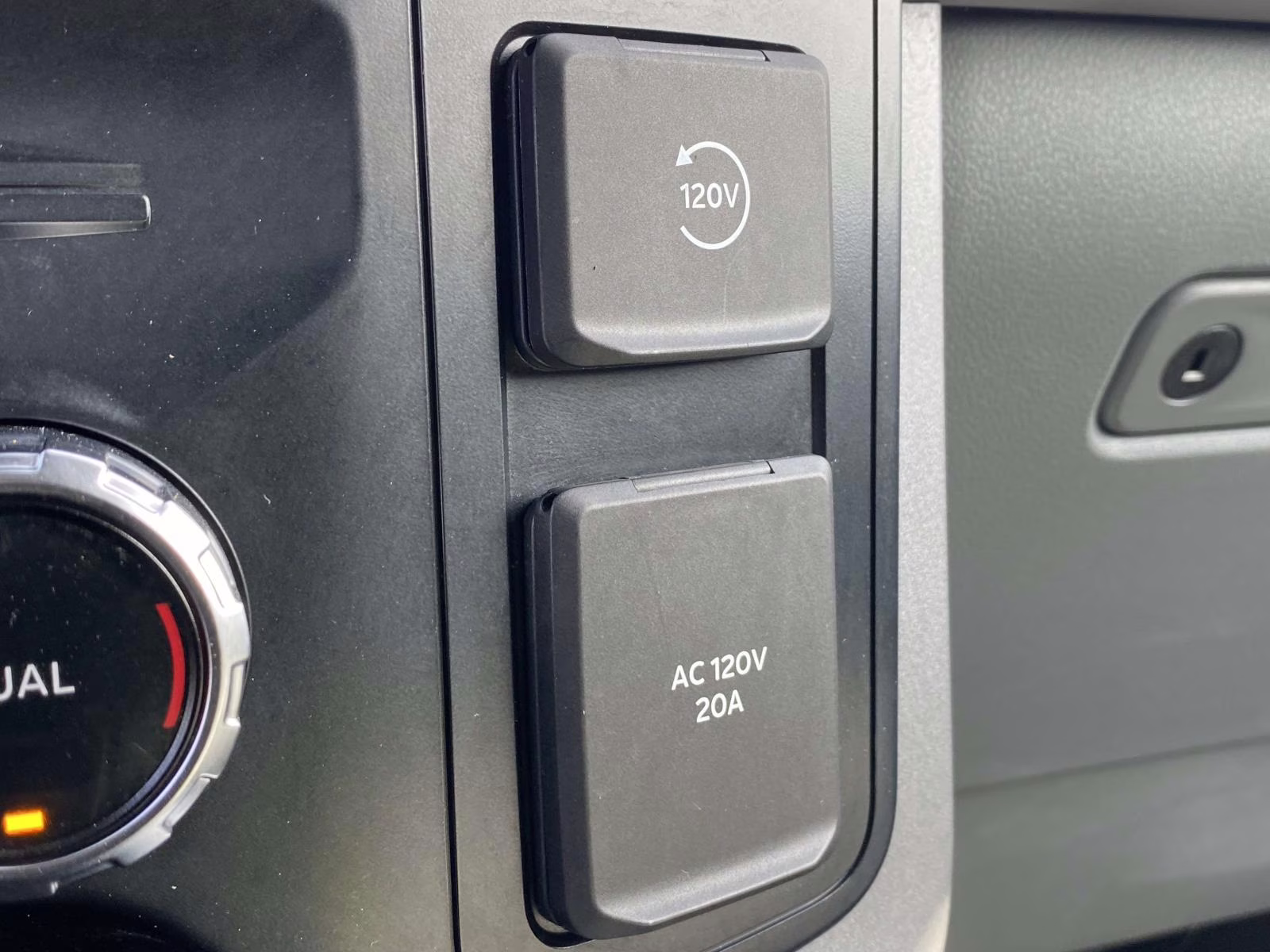 2023 Agate Black Metallic Ford F-150 XLT 4X4 Truck