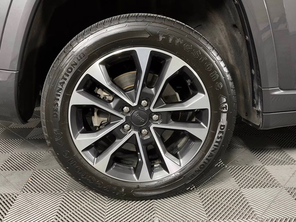 2022 Baltic Gray Metallic Clearcoat Jeep Grand Cherokee L Overland RWD SUV