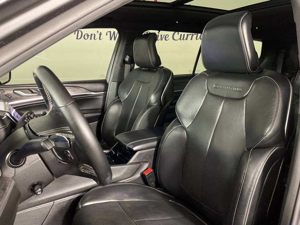 2022 Baltic Gray Metallic Clearcoat Jeep Grand Cherokee L Overland RWD SUV
