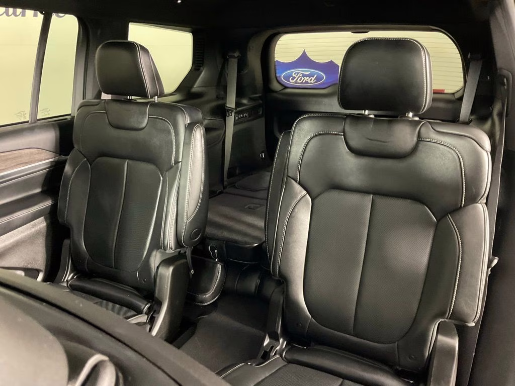 2022 Baltic Gray Metallic Clearcoat Jeep Grand Cherokee L Overland RWD SUV
