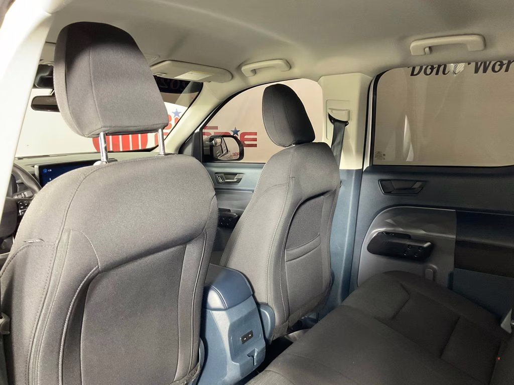 2025 Oxford White Ford Maverick XL AWD Truck