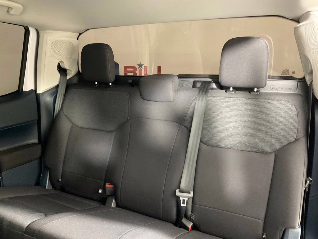 2025 Oxford White Ford Maverick XL AWD Truck