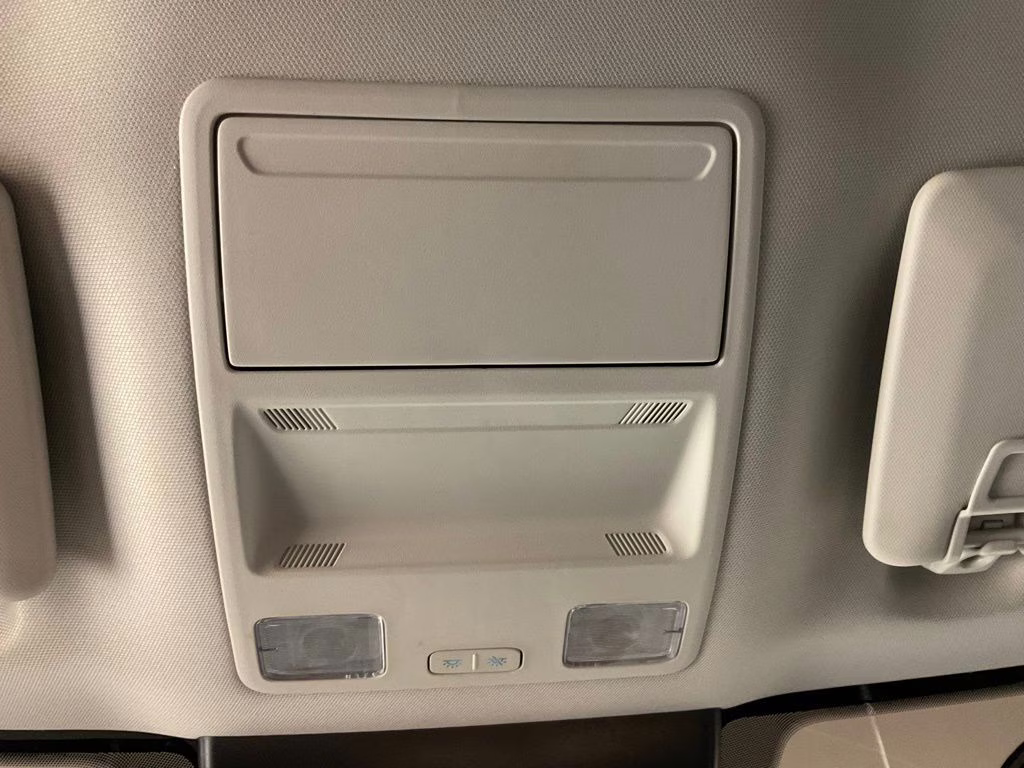2025 Oxford White Ford Maverick XL AWD Truck