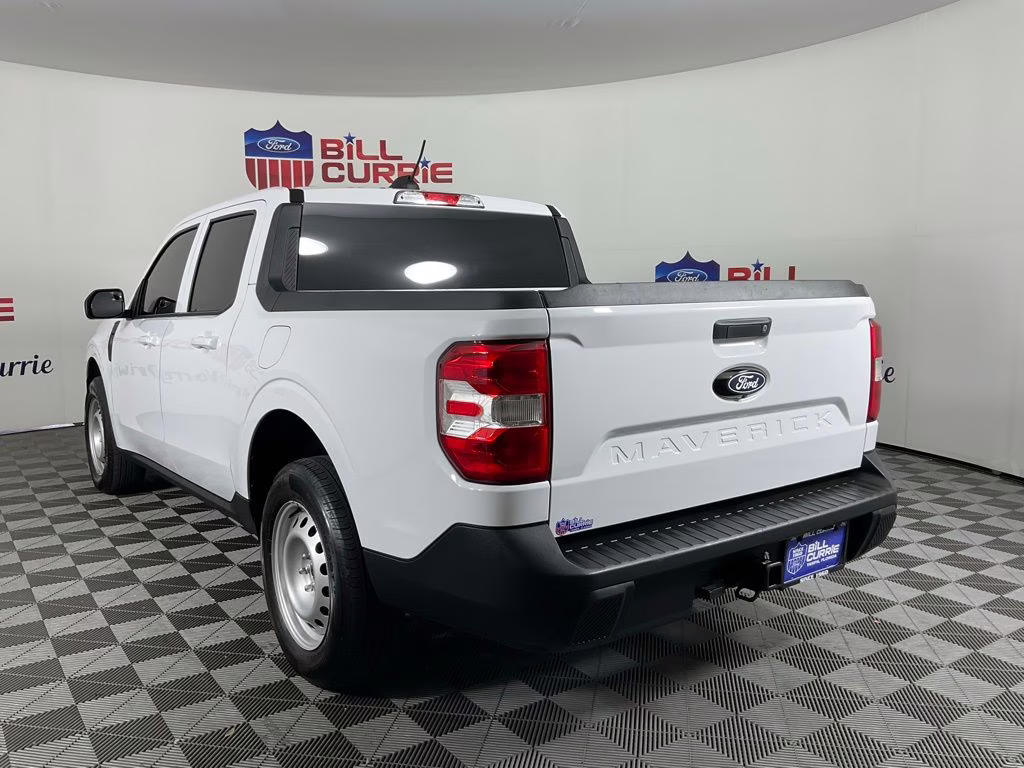 2025 Oxford White Ford Maverick XL AWD Truck