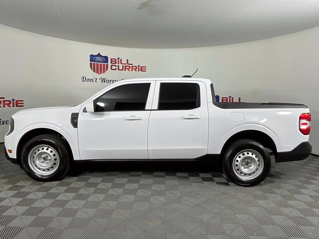 2025 Oxford White Ford Maverick XL AWD Truck