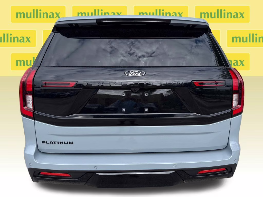 2026 Glacier Gray Metallic Tri-Coat Ford Expedition Platinum 4X4 SUV