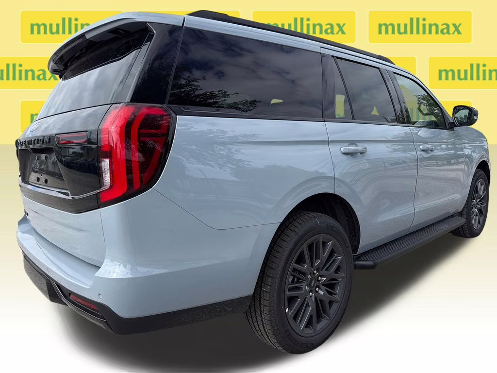 2026 Glacier Gray Metallic Tri-Coat Ford Expedition Platinum 4X4 SUV