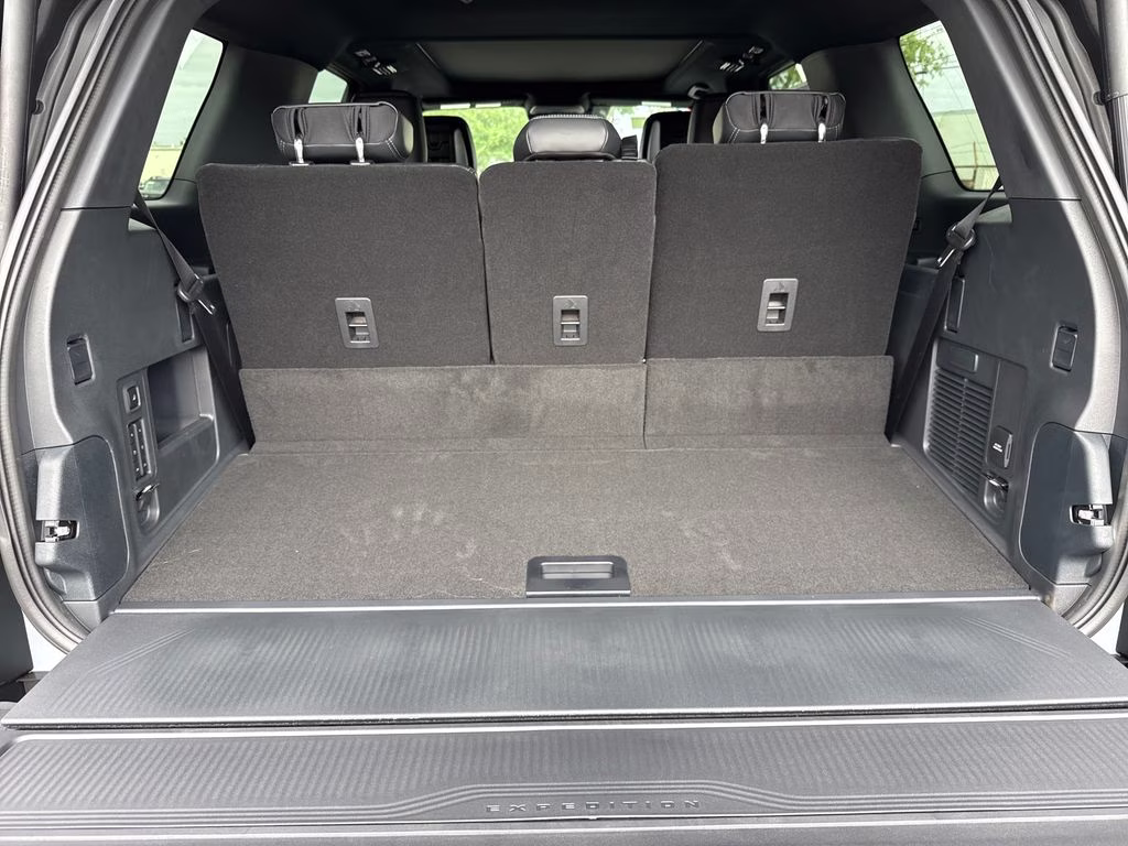 2026 Glacier Gray Metallic Tri-Coat Ford Expedition Platinum 4X4 SUV