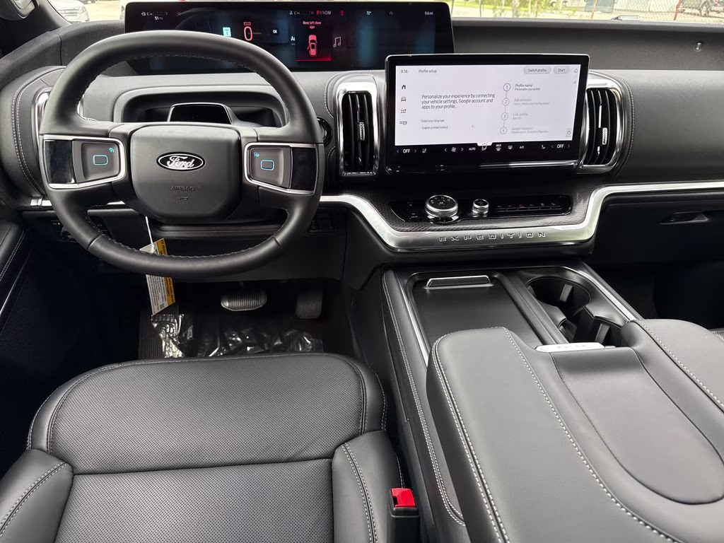 2026 Glacier Gray Metallic Tri-Coat Ford Expedition Platinum 4X4 SUV