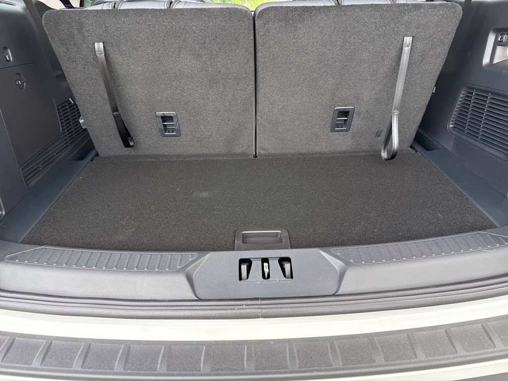2026 Star White Metallic Tri-Coat Ford Explorer Active RWD SUV