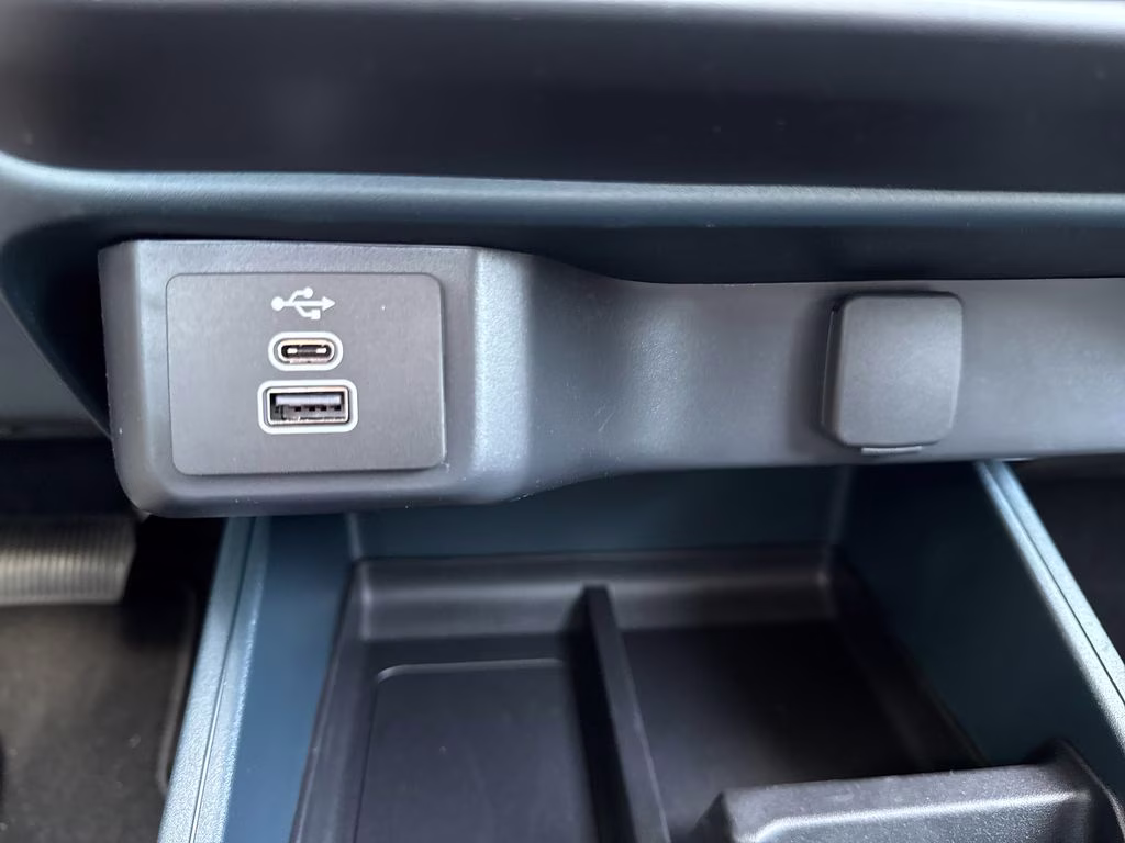 2026 Oxford White Ford Maverick XL FWD Truck