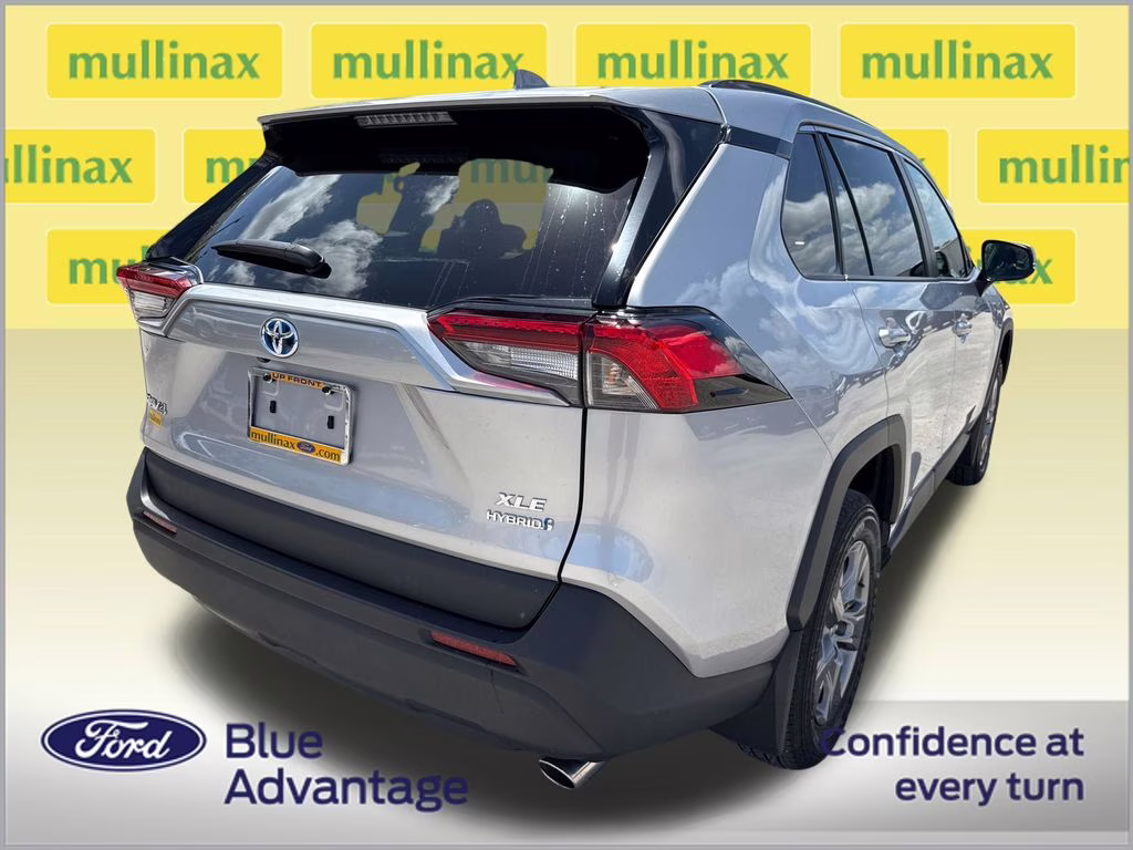 2024 Silver Sky Metallic Toyota RAV4 Hybrid XLE AWD SUV