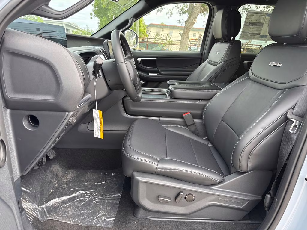 2026 Glacier Gray Metallic Tri-Coat Ford Expedition Platinum 4X4 SUV
