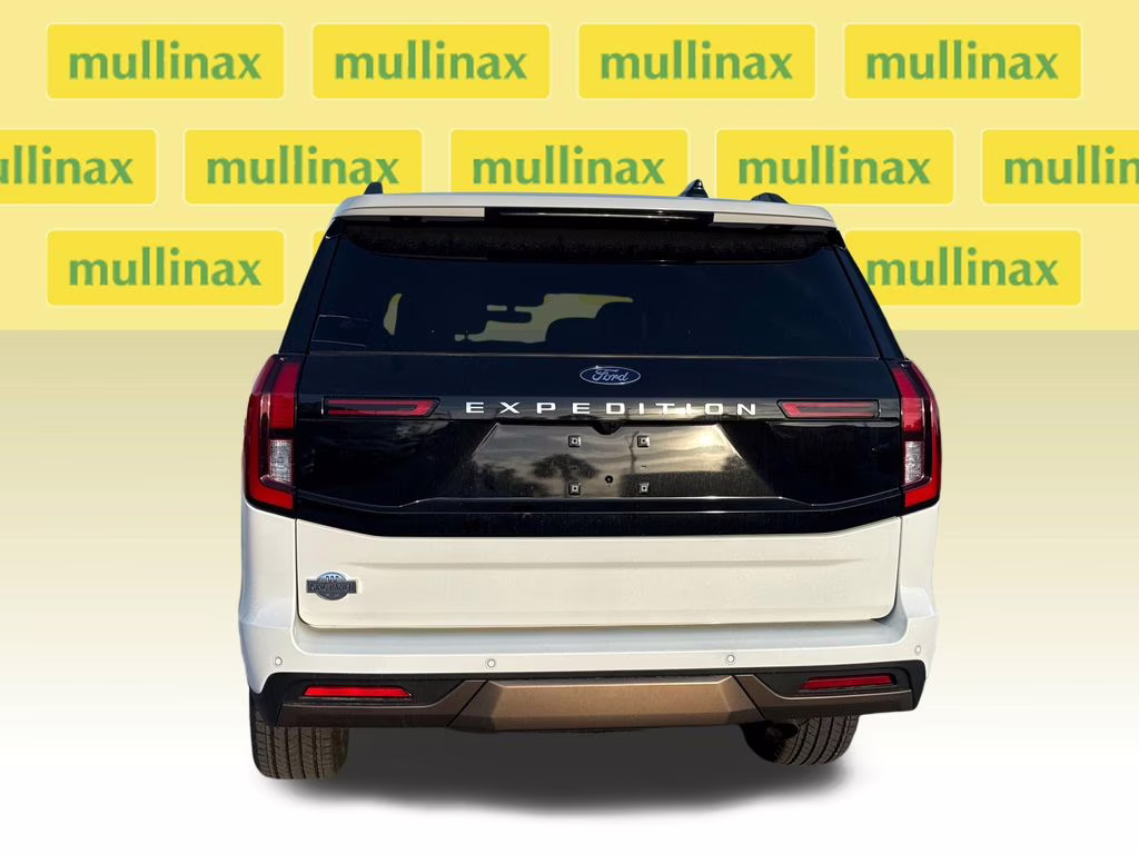 2026 Star White Metallic Tri-Coat Ford Expedition King Ranch 4X4 SUV