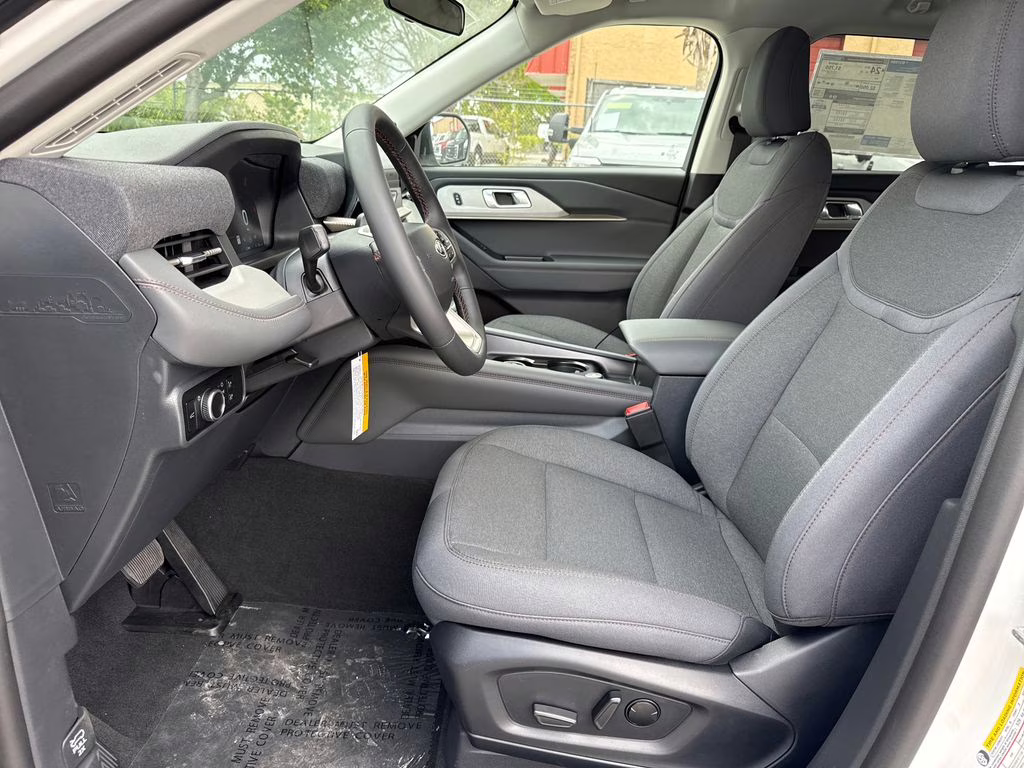 2026 Star White Metallic Tri-Coat Ford Explorer Active RWD SUV
