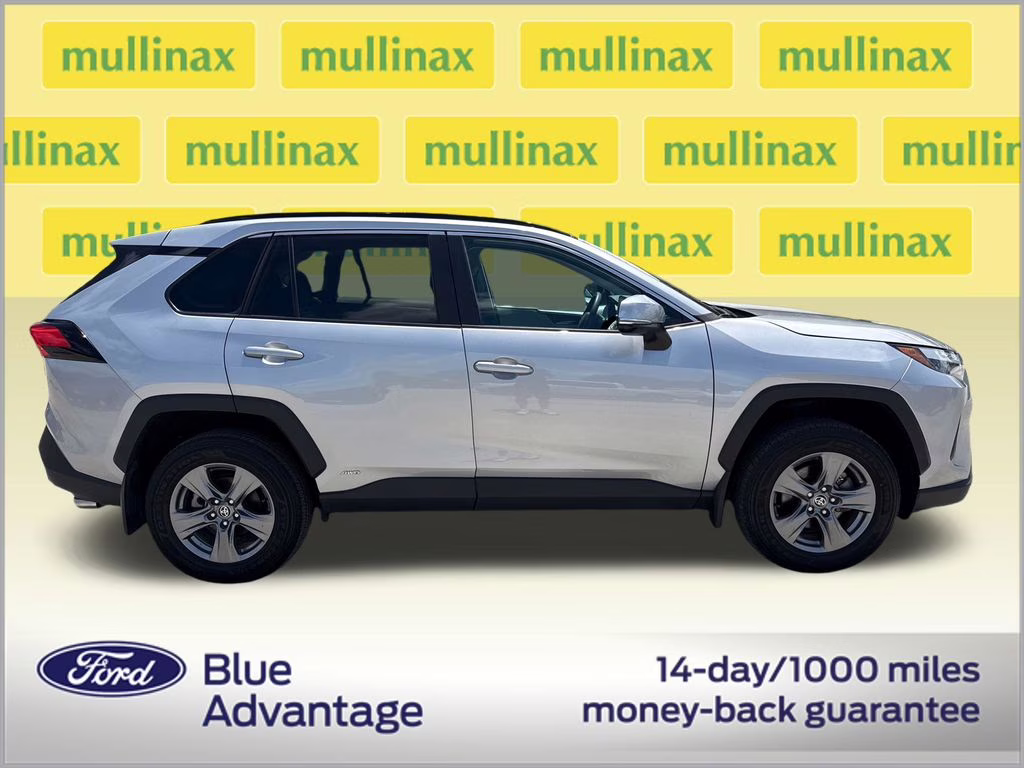 2024 Silver Sky Metallic Toyota RAV4 Hybrid XLE AWD SUV