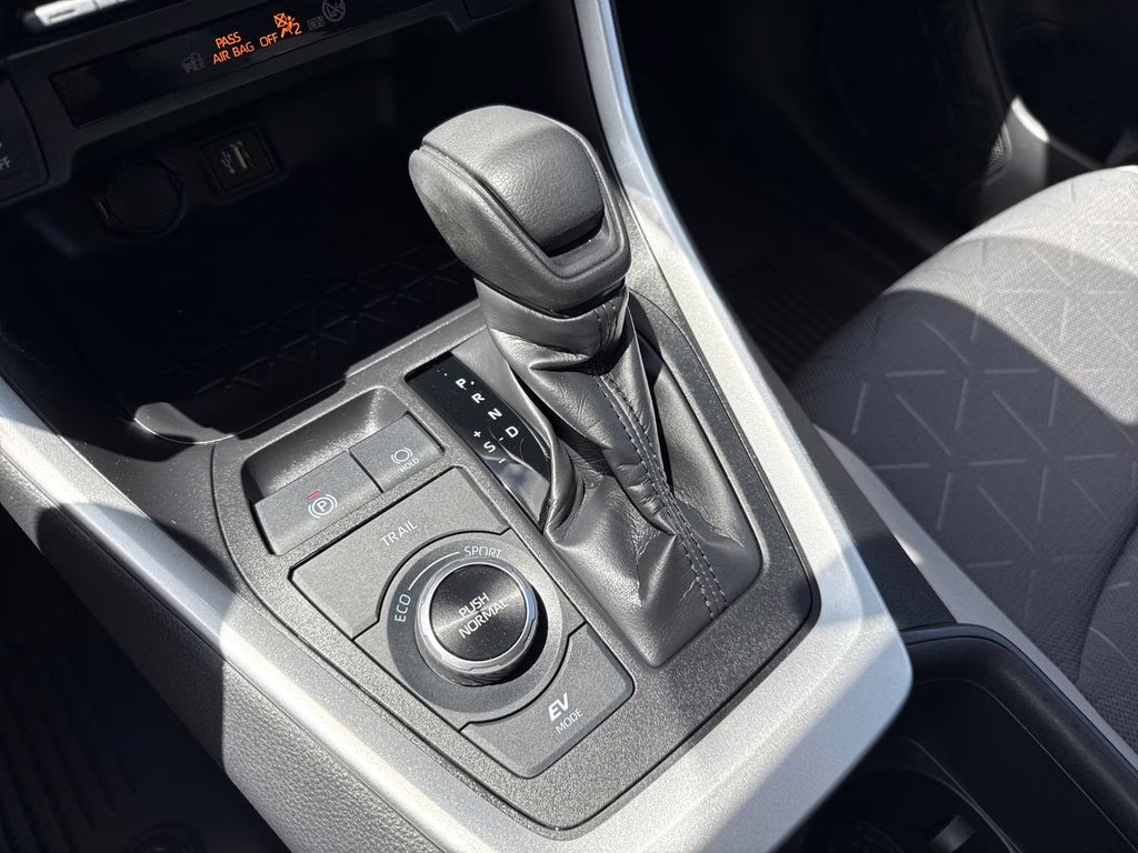 2024 Silver Sky Metallic Toyota RAV4 Hybrid XLE AWD SUV