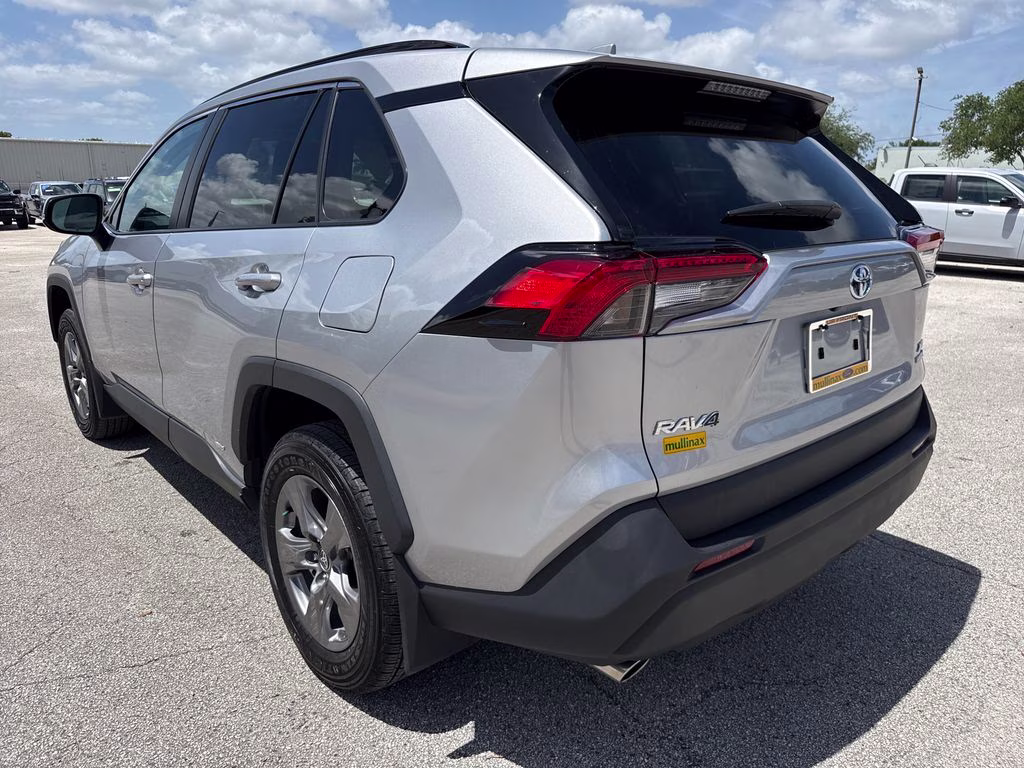 2024 Silver Sky Metallic Toyota RAV4 Hybrid XLE AWD SUV