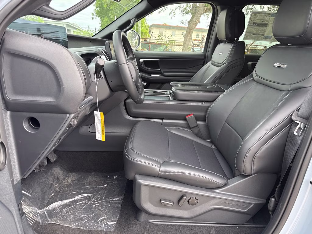 2026 Glacier Gray Metallic Tri-Coat Ford Expedition Platinum 4X4 SUV