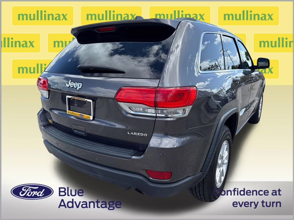2018 Granite Crystal Metallic Clearcoat Jeep Grand Cherokee Laredo E RWD SUV
