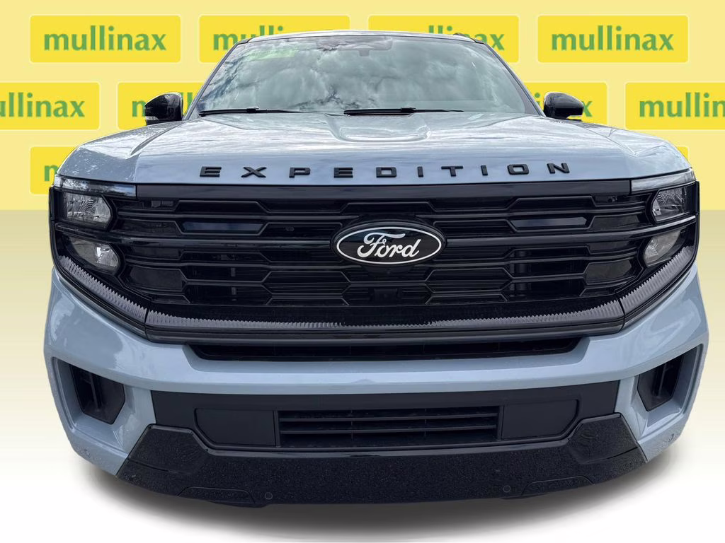 2026 Glacier Gray Metallic Tri-Coat Ford Expedition Platinum 4X4 SUV