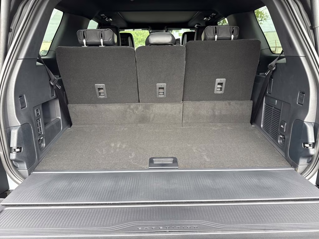 2026 Glacier Gray Metallic Tri-Coat Ford Expedition Platinum 4X4 SUV