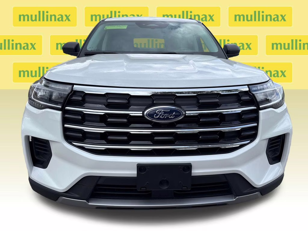 2026 Star White Metallic Tri-Coat Ford Explorer Active RWD SUV