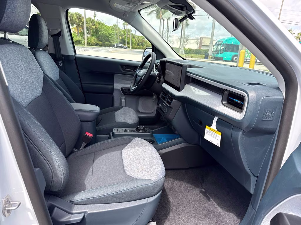 2026 Oxford White Ford Maverick XLT FWD Truck