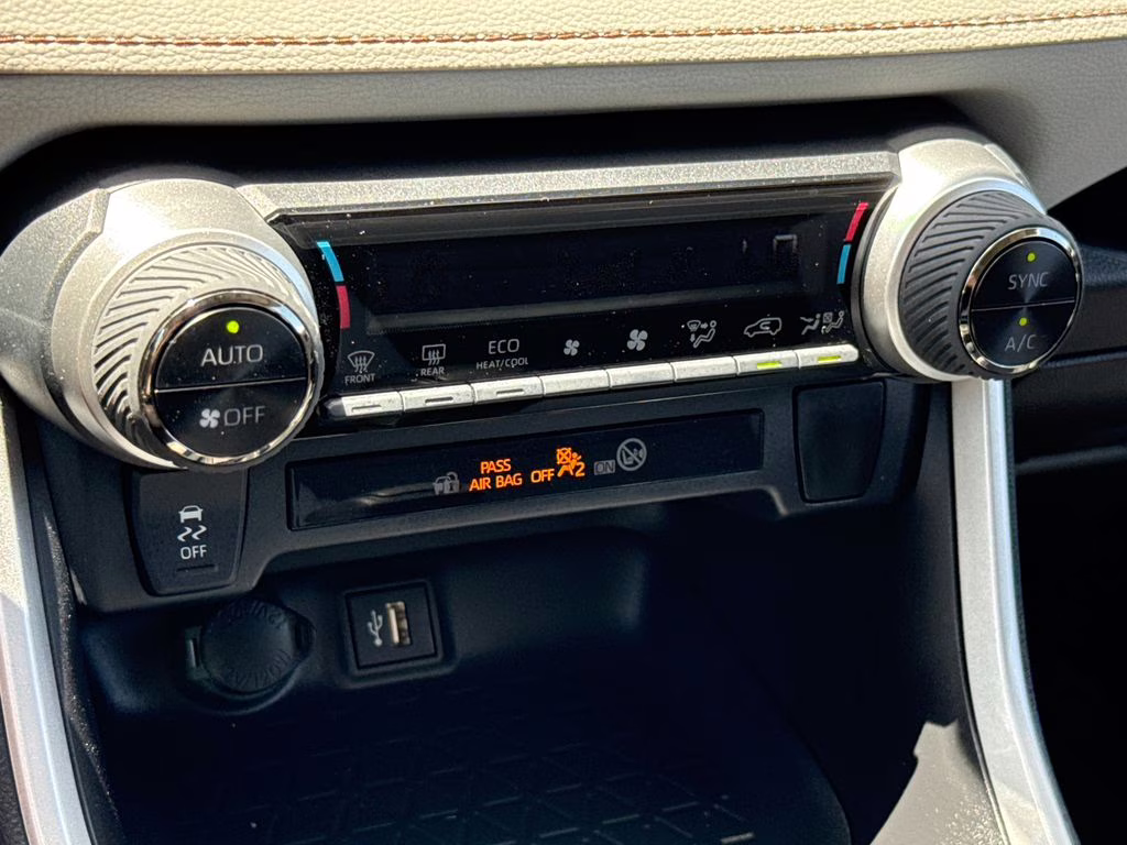 2024 Silver Sky Metallic Toyota RAV4 Hybrid XLE AWD SUV