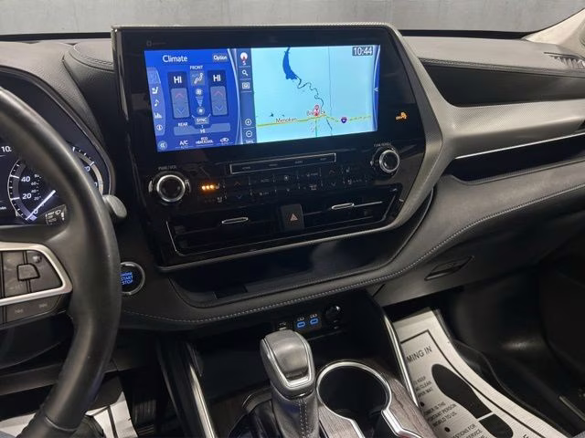 2022 Wind Chill Pearl Toyota Highlander Platinum AWD SUV