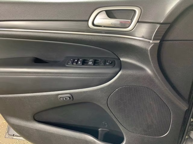 2021 Granite Crystal Metallic Clearcoat Jeep Grand Cherokee Limited 4X4 SUV