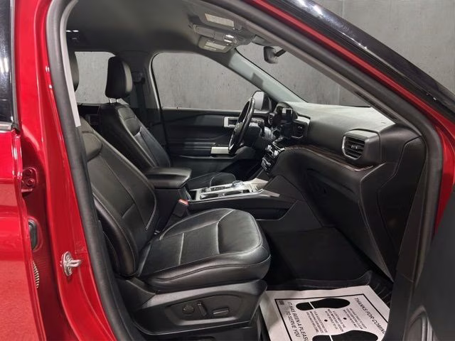 2021 Rapid Red Metallic Tinted Clearcoat Ford Explorer Limited 4X4 SUV