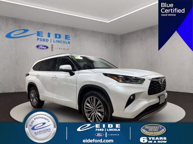 2022 Wind Chill Pearl Toyota Highlander Platinum AWD SUV
