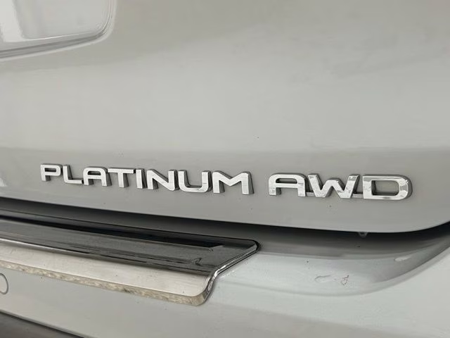2022 Wind Chill Pearl Toyota Highlander Platinum AWD SUV