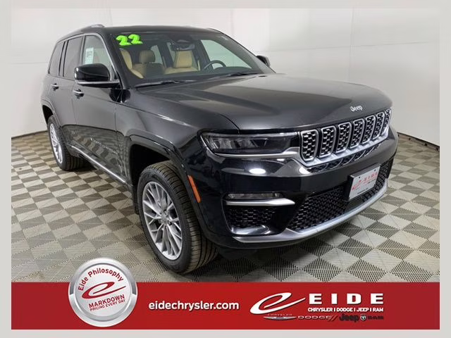 2022 Diamond Black Crystal Pearlcoat Jeep Grand Cherokee Summit 4X4 SUV