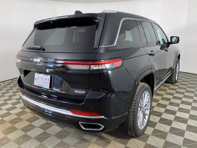 2022 Diamond Black Crystal Pearlcoat Jeep Grand Cherokee Summit 4X4 SUV