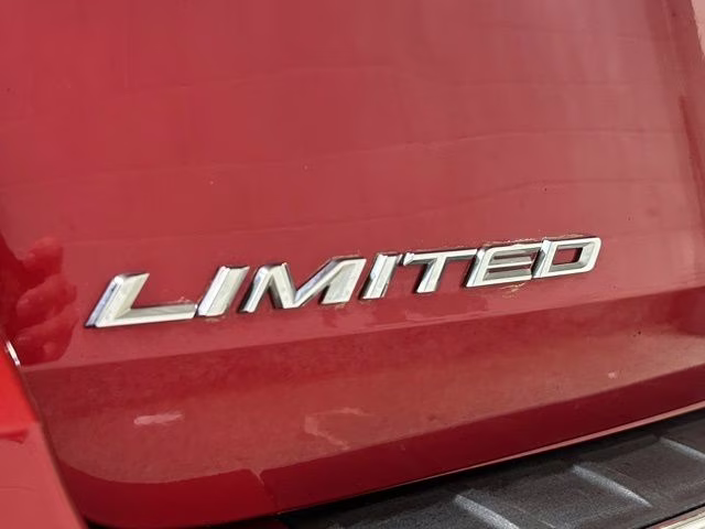 2021 Rapid Red Metallic Tinted Clearcoat Ford Explorer Limited 4X4 SUV