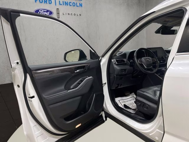 2022 Wind Chill Pearl Toyota Highlander Platinum AWD SUV