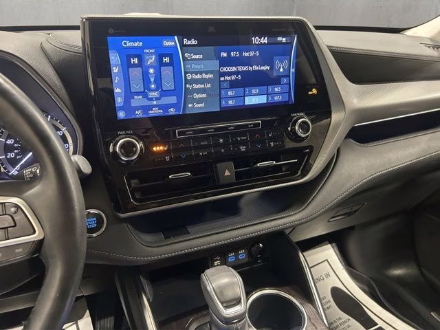 2022 Wind Chill Pearl Toyota Highlander Platinum AWD SUV
