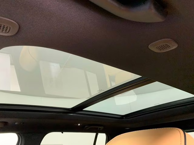 2022 Diamond Black Crystal Pearlcoat Jeep Grand Cherokee Summit 4X4 SUV