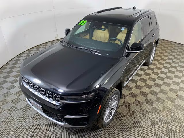 2022 Diamond Black Crystal Pearlcoat Jeep Grand Cherokee Summit 4X4 SUV