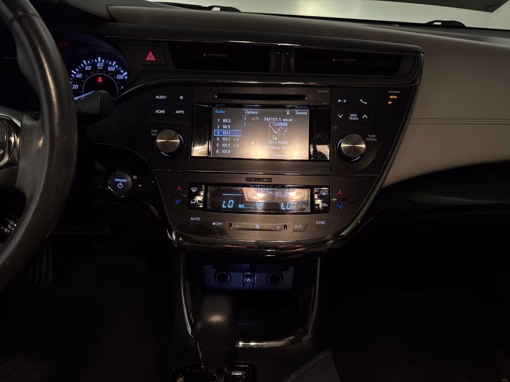 2015 Celestial Silver Metallic Toyota Avalon Hybrid XLE Premium FWD Sedan