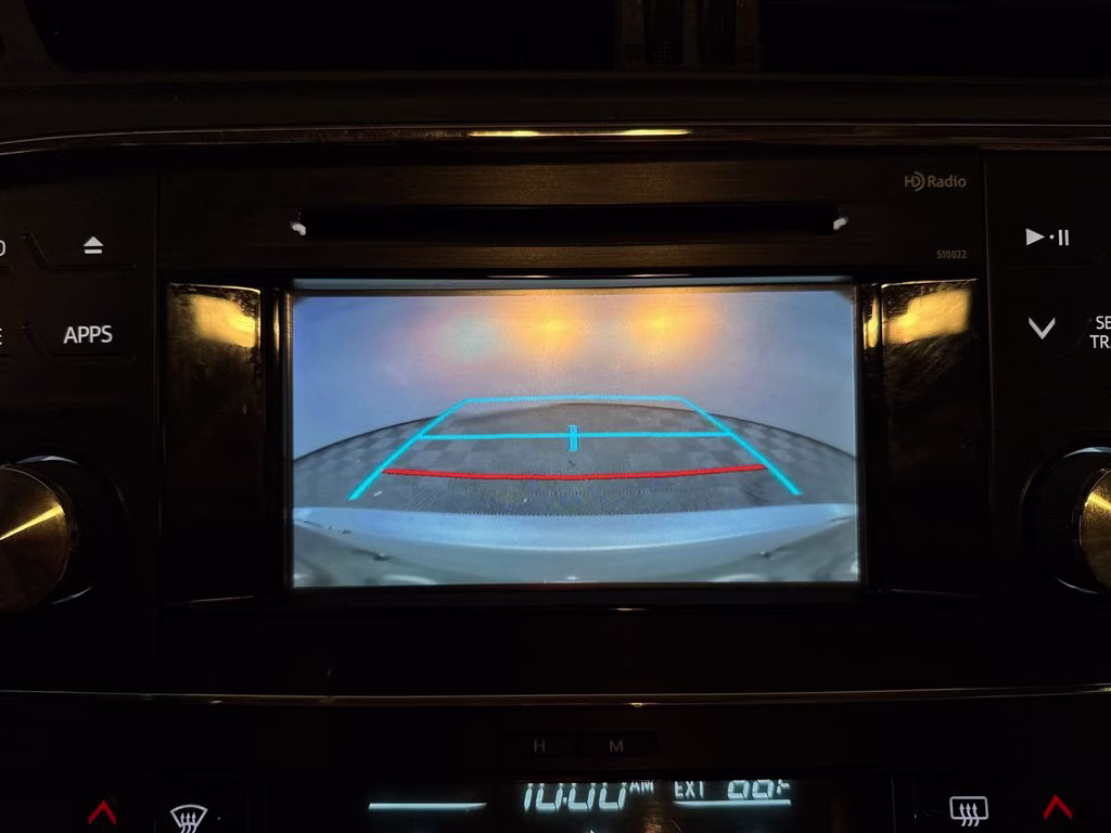 2015 Celestial Silver Metallic Toyota Avalon Hybrid XLE Premium FWD Sedan
