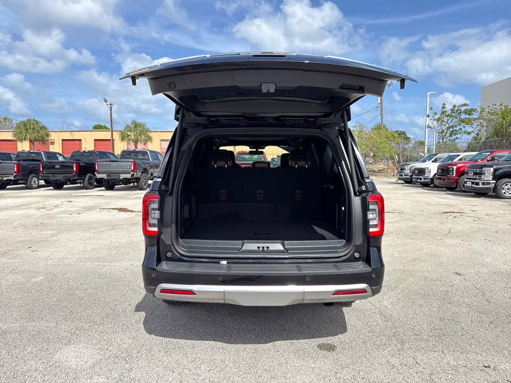 2022 Agate Black Metallic Ford Expedition Max Limited RWD SUV