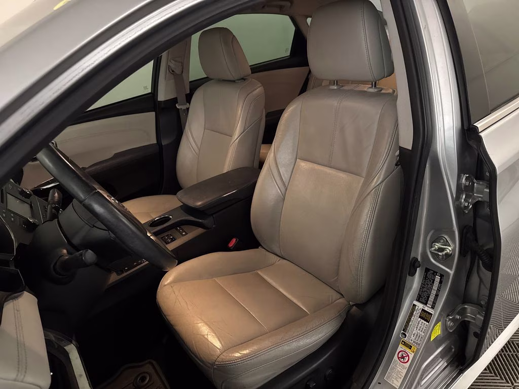 2015 Celestial Silver Metallic Toyota Avalon Hybrid XLE Premium FWD Sedan