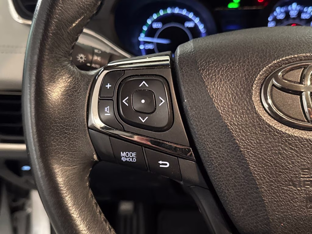 2015 Celestial Silver Metallic Toyota Avalon Hybrid XLE Premium FWD Sedan