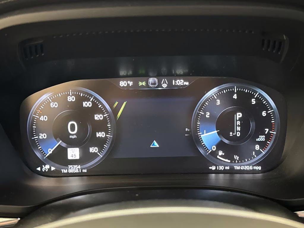 2019 Bright Silver Metallic Volvo XC60 T5 Inscription FWD SUV