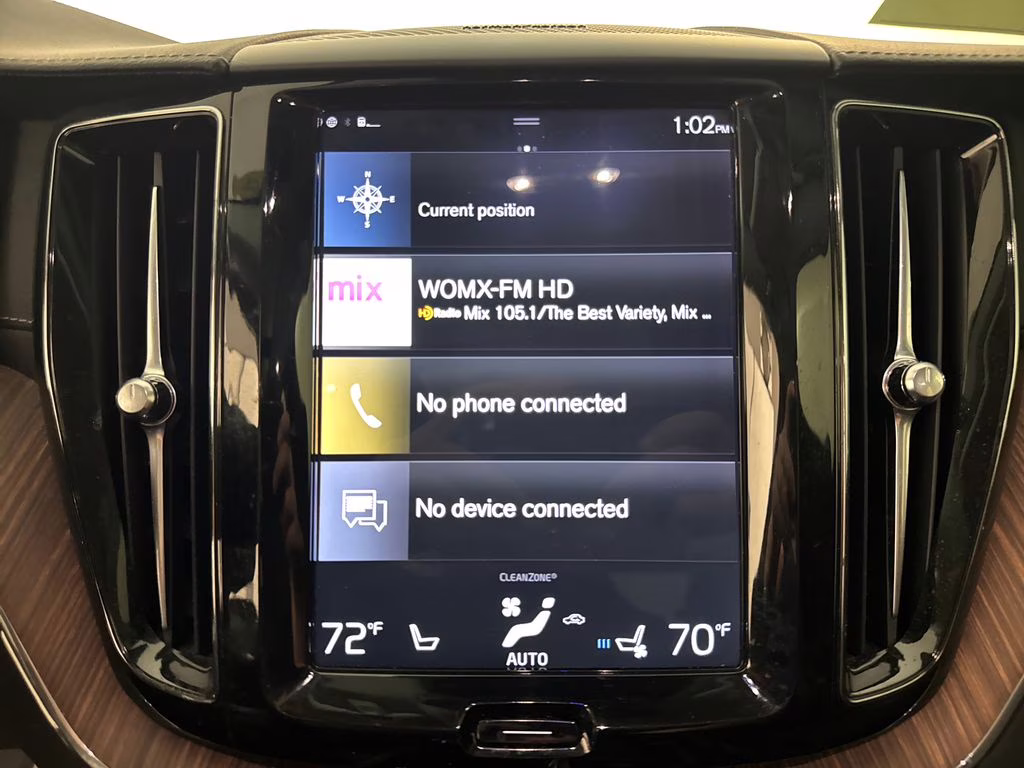 2019 Bright Silver Metallic Volvo XC60 T5 Inscription FWD SUV