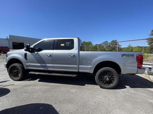 2022 Iconic Silver Metallic Ford Super Duty F-250 SRW Lariat 4X4 Truck