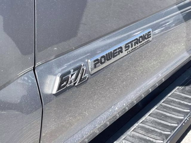 2022 Iconic Silver Metallic Ford Super Duty F-250 SRW Lariat 4X4 Truck